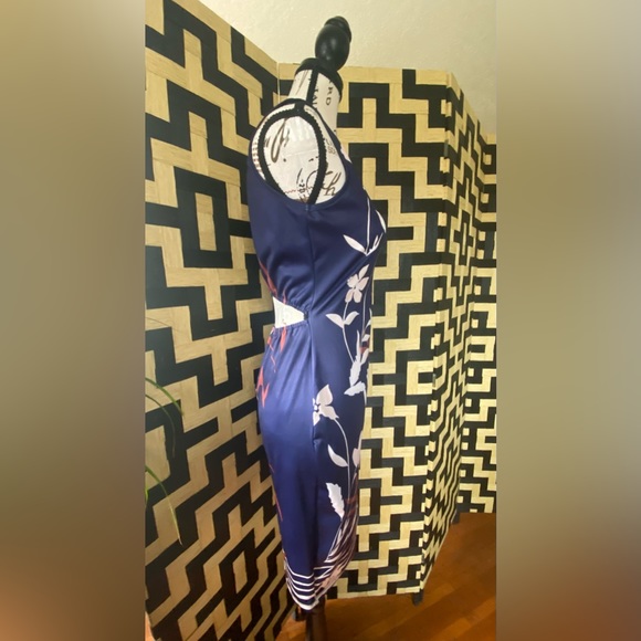 Leaf and Floral Print Dress - Picture 3 of 7